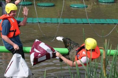 Vrijgezellensurvival: actie en plezier